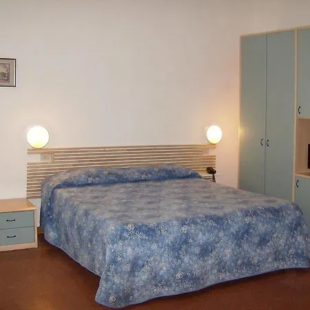 Hotel St. 2*