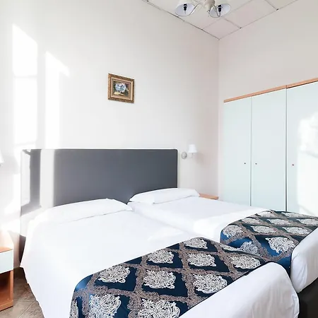 St. Hotel 2*