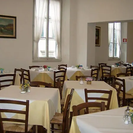 Hotel St. 2*