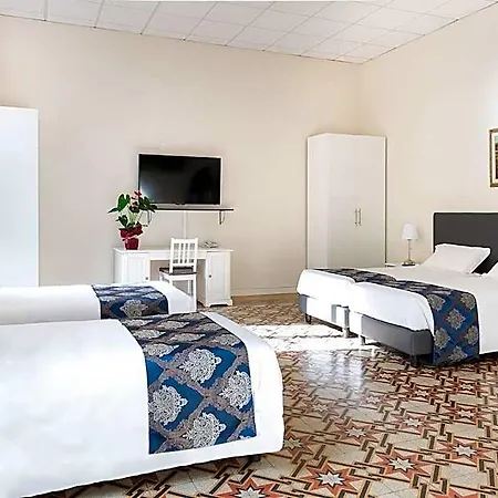 St. Hotel 2*
