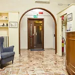 Hotel St. 2*