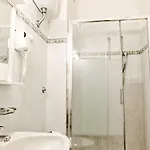 Hotel St. 2*