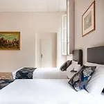Hotel St. 2*