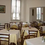 Hotel St. 2*