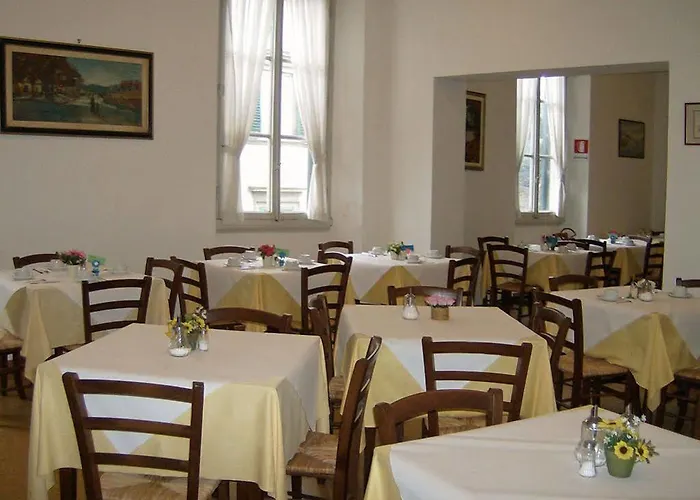 Hotel St. 2*